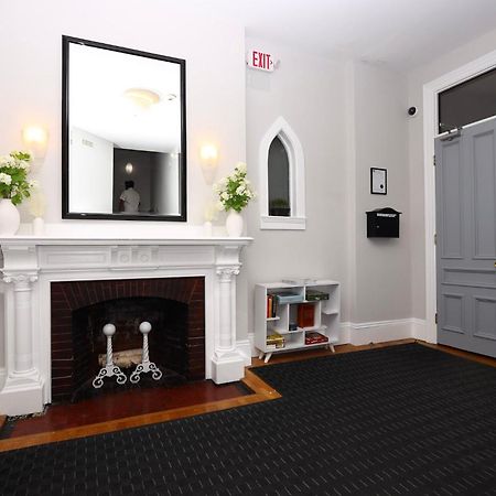 Stylish Studio On Newbury St #3 Boston Bagian luar foto