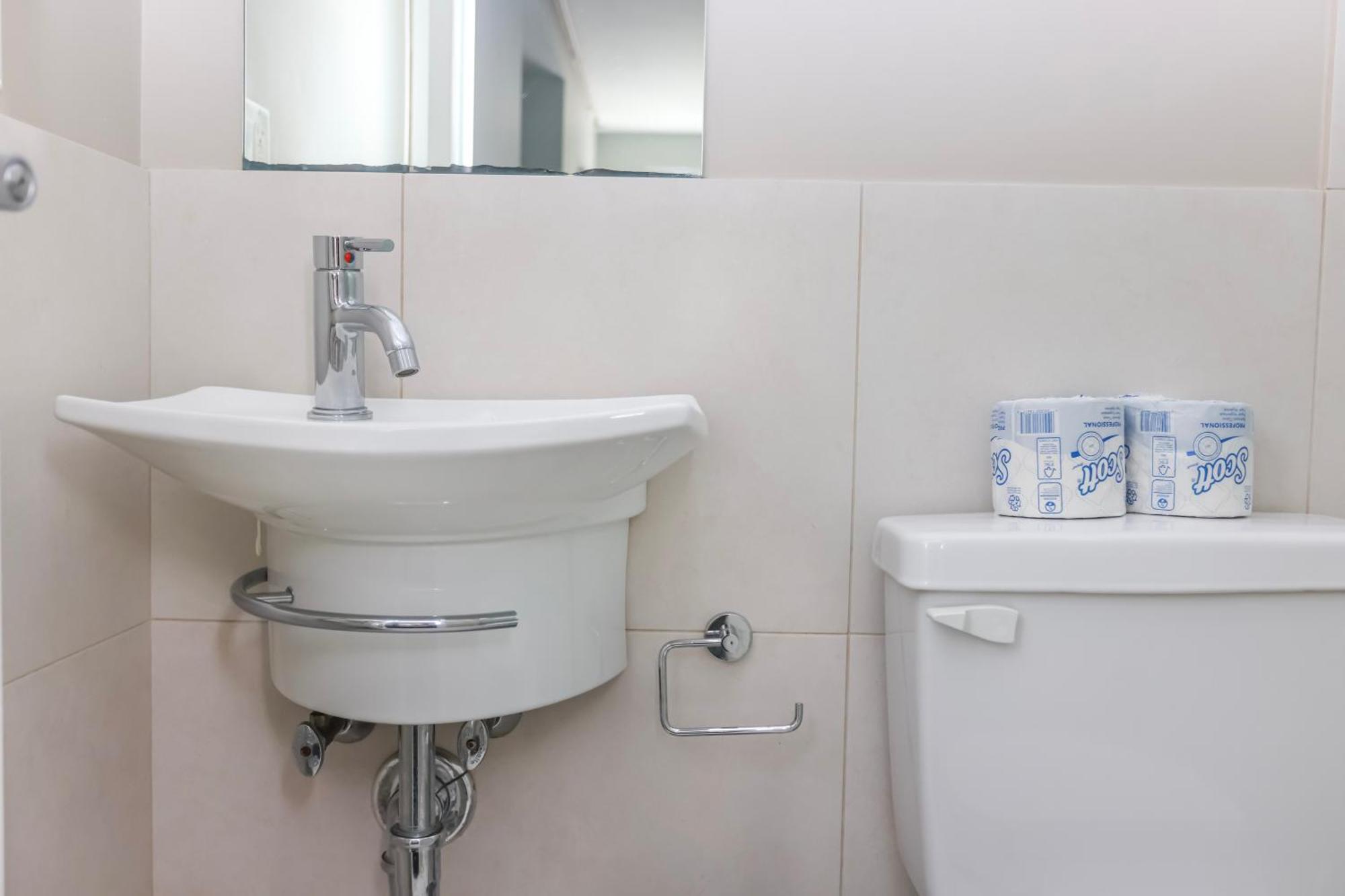 Stylish Studio On Newbury St #3 Boston Bagian luar foto