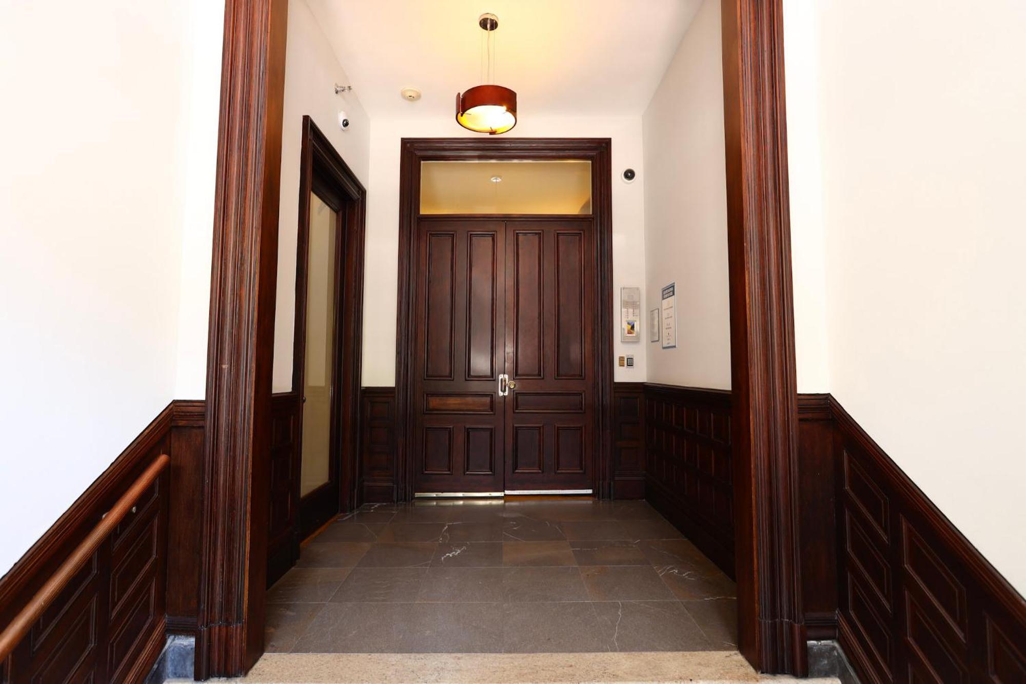 Stylish Studio On Newbury St #3 Boston Bagian luar foto