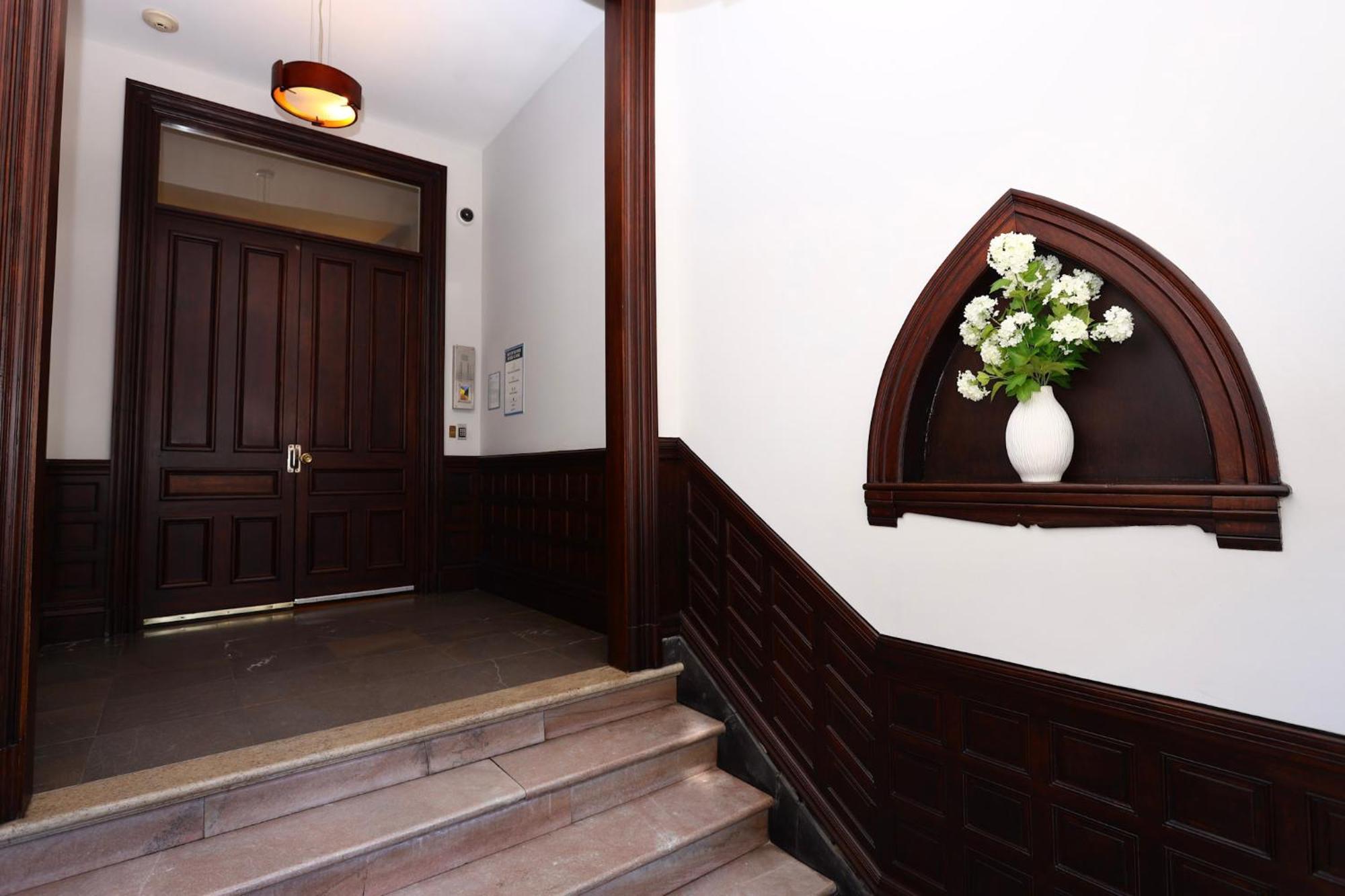 Stylish Studio On Newbury St #3 Boston Bagian luar foto